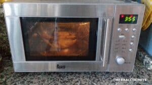 Heating soaping oils in a microwave