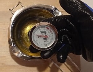 measuring temperature oils and water 2