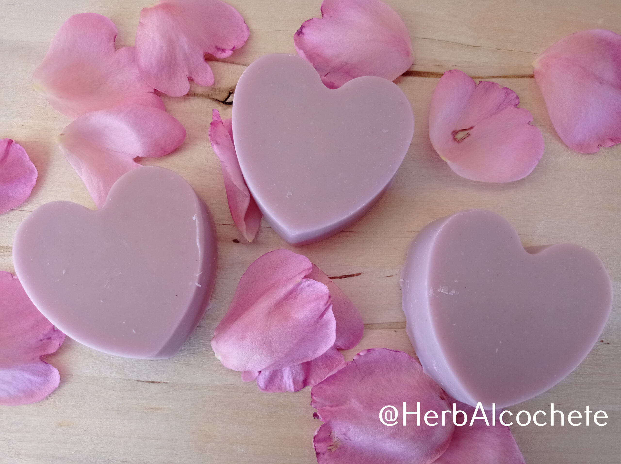luxurious-cold-process-rose-soap-recipe
