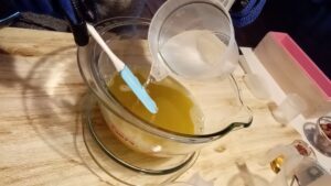 mix lye water with oils
